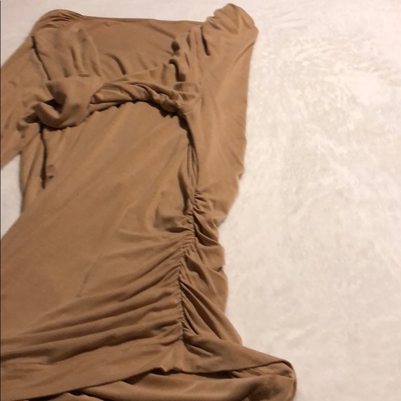 NWOT CAbi tan / camel long-sleeved ruched top. Med - Picture 4 of 4